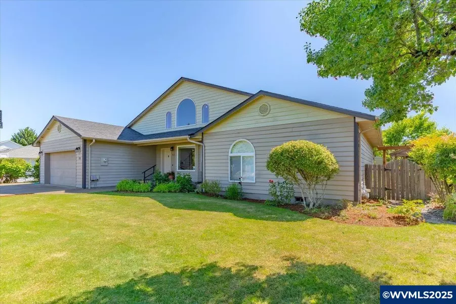 312 Foundation Dr, Dallas, OR 97338