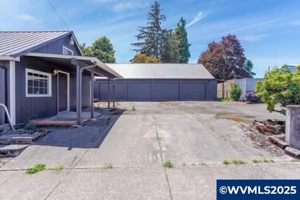 Sublimity, OR 97385,229 Maple St