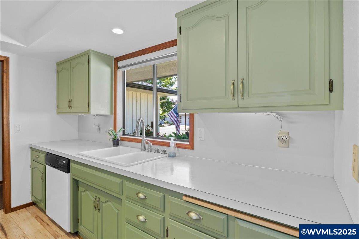 Salem, OR 97306,1386 Spyglass Ct SE SE