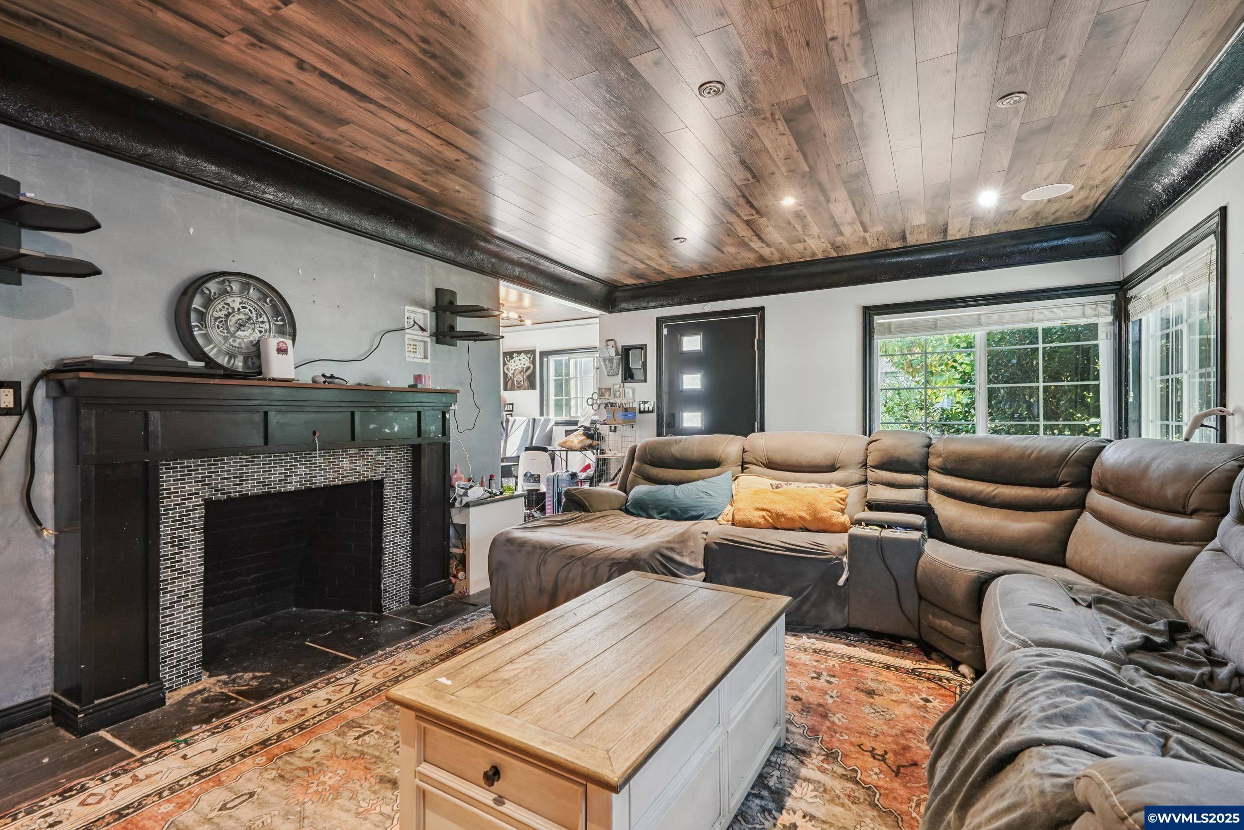 Salem, OR 97304,1082 Cascade Dr NW NW