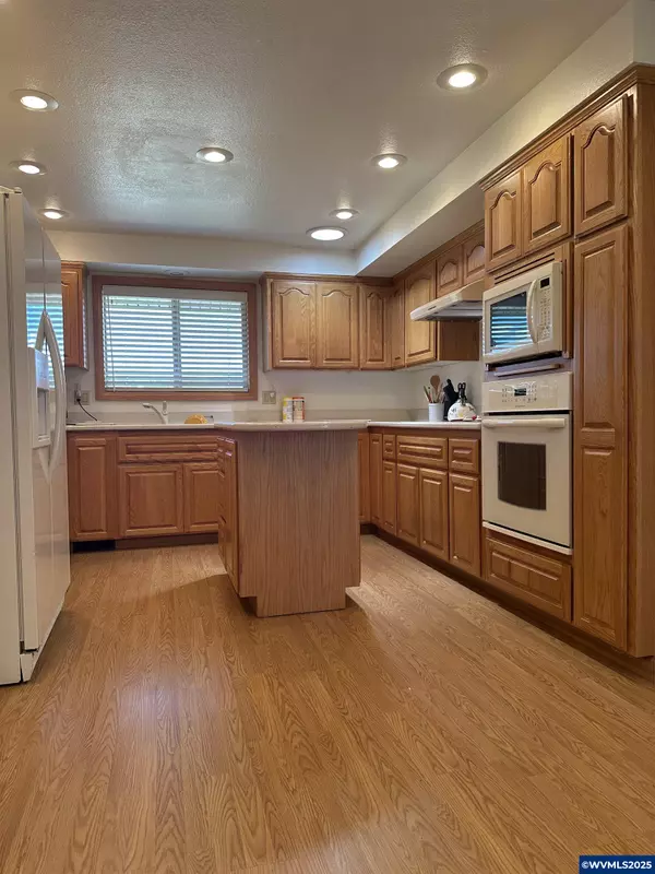 Klamath Falls, OR 97601,402 Trinity St