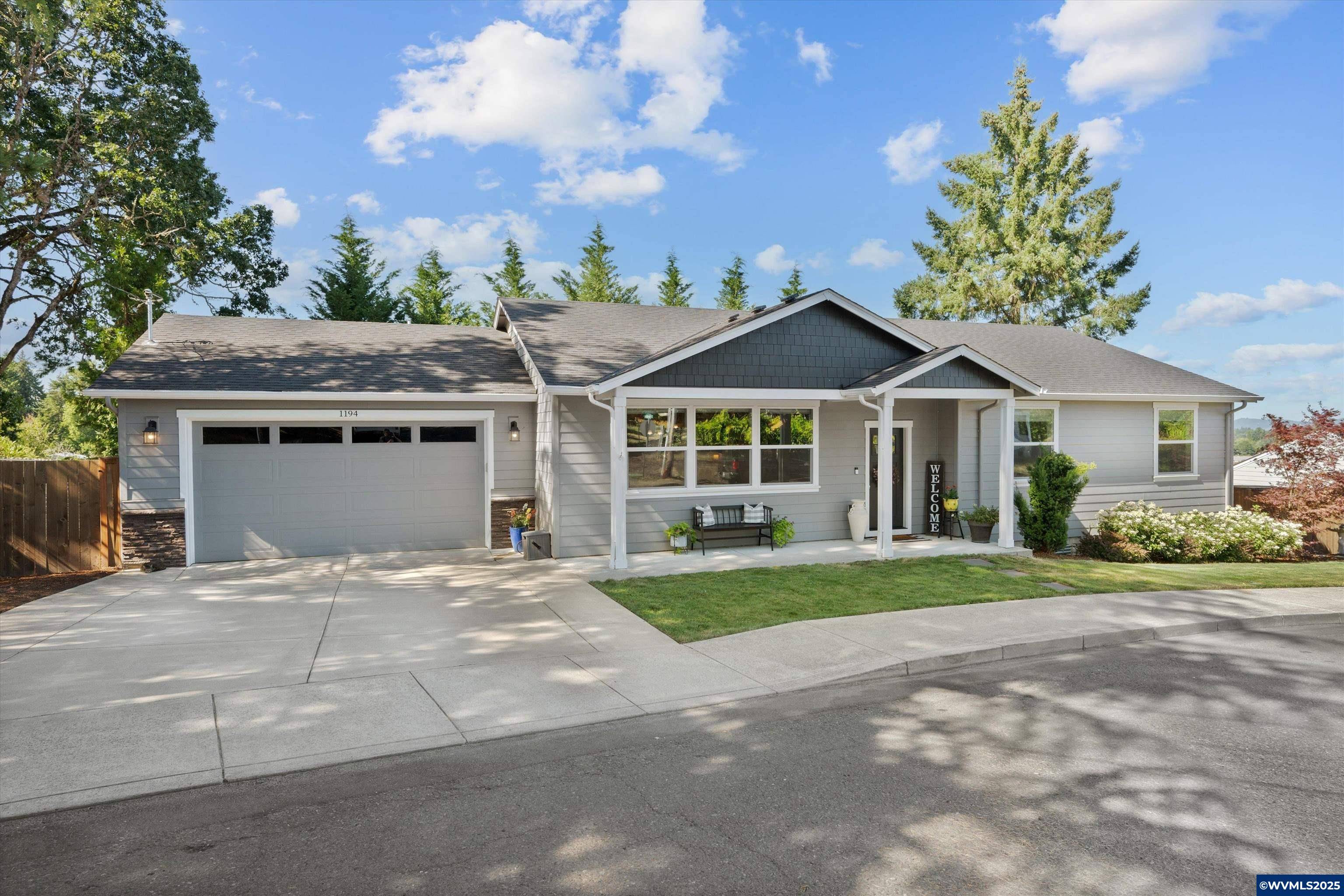 1194 Maple St, Dallas, OR 97338