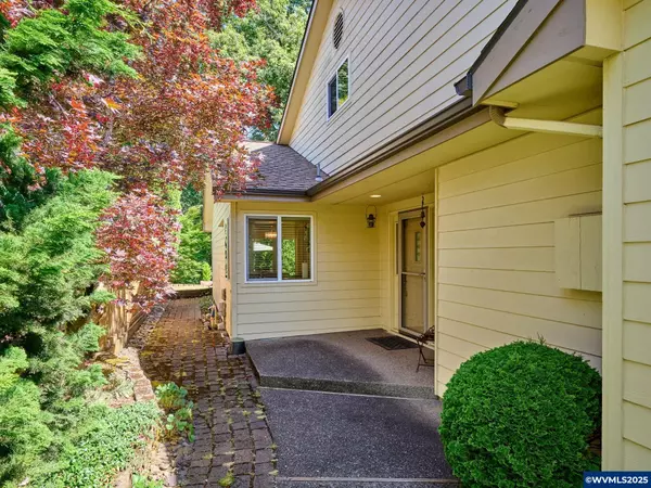 Salem, OR 97306,1107 Pawnee Cir SE SE