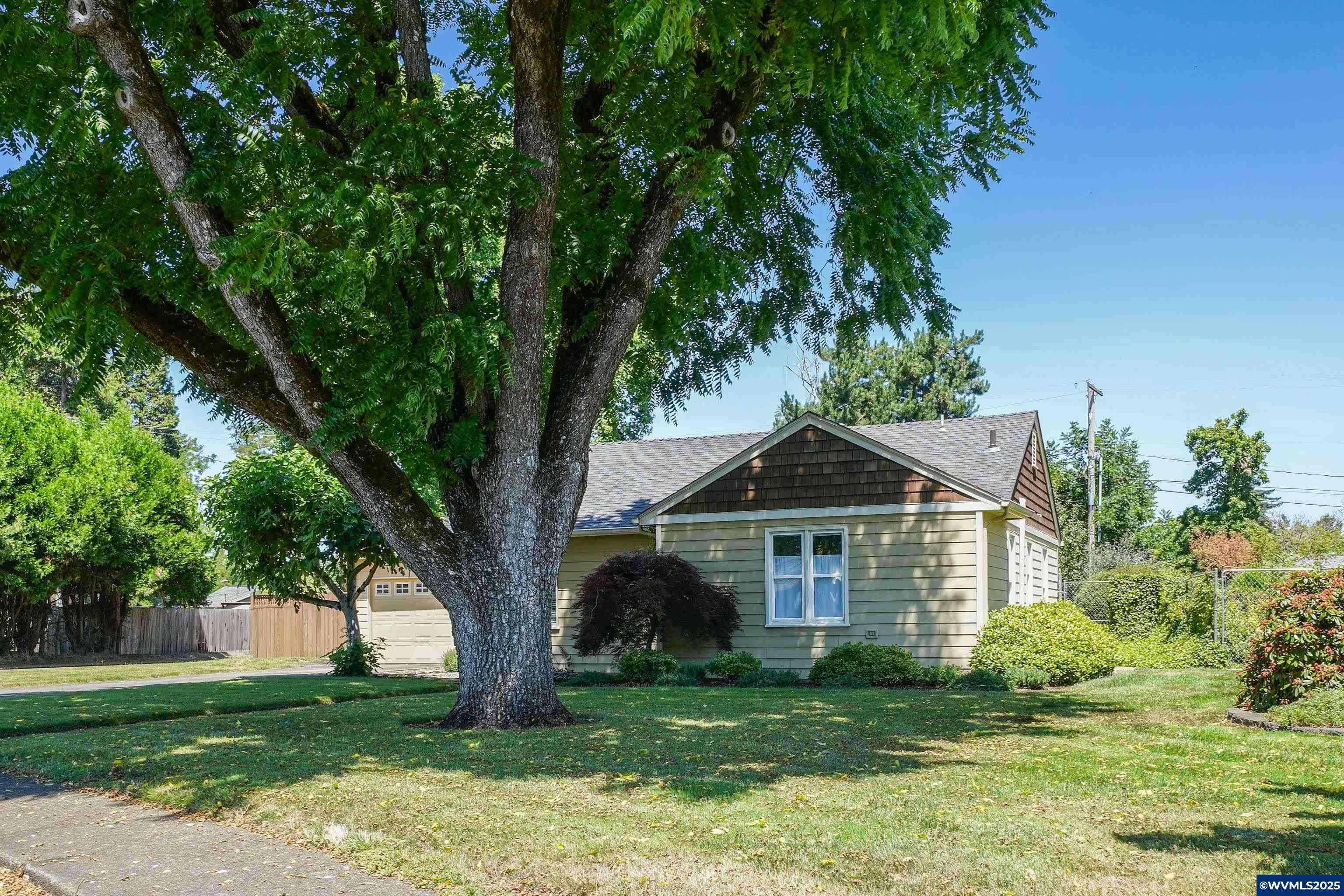 Keizer, OR 97303,493 Manbrin St N N