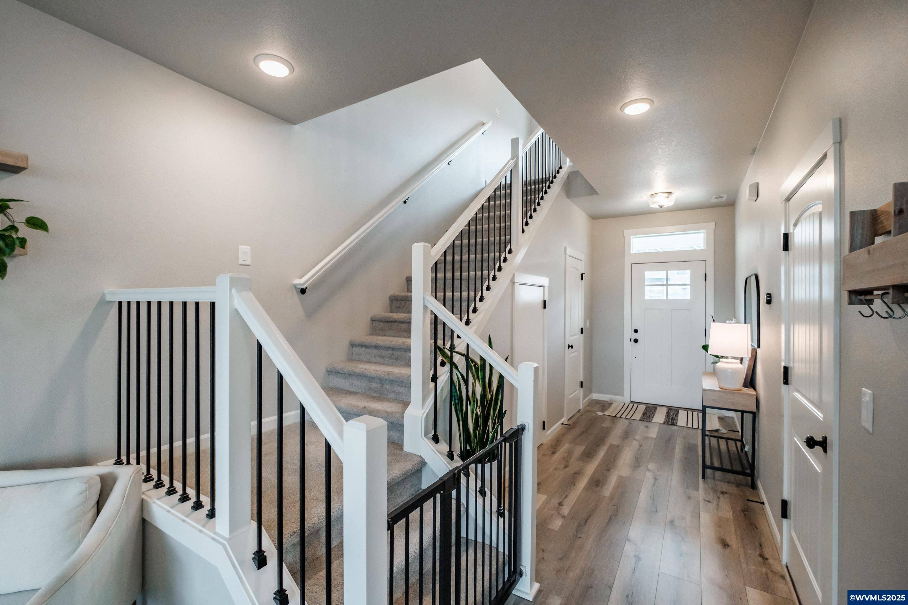 Salem, OR 97306,6084 Eagle Dance St S S