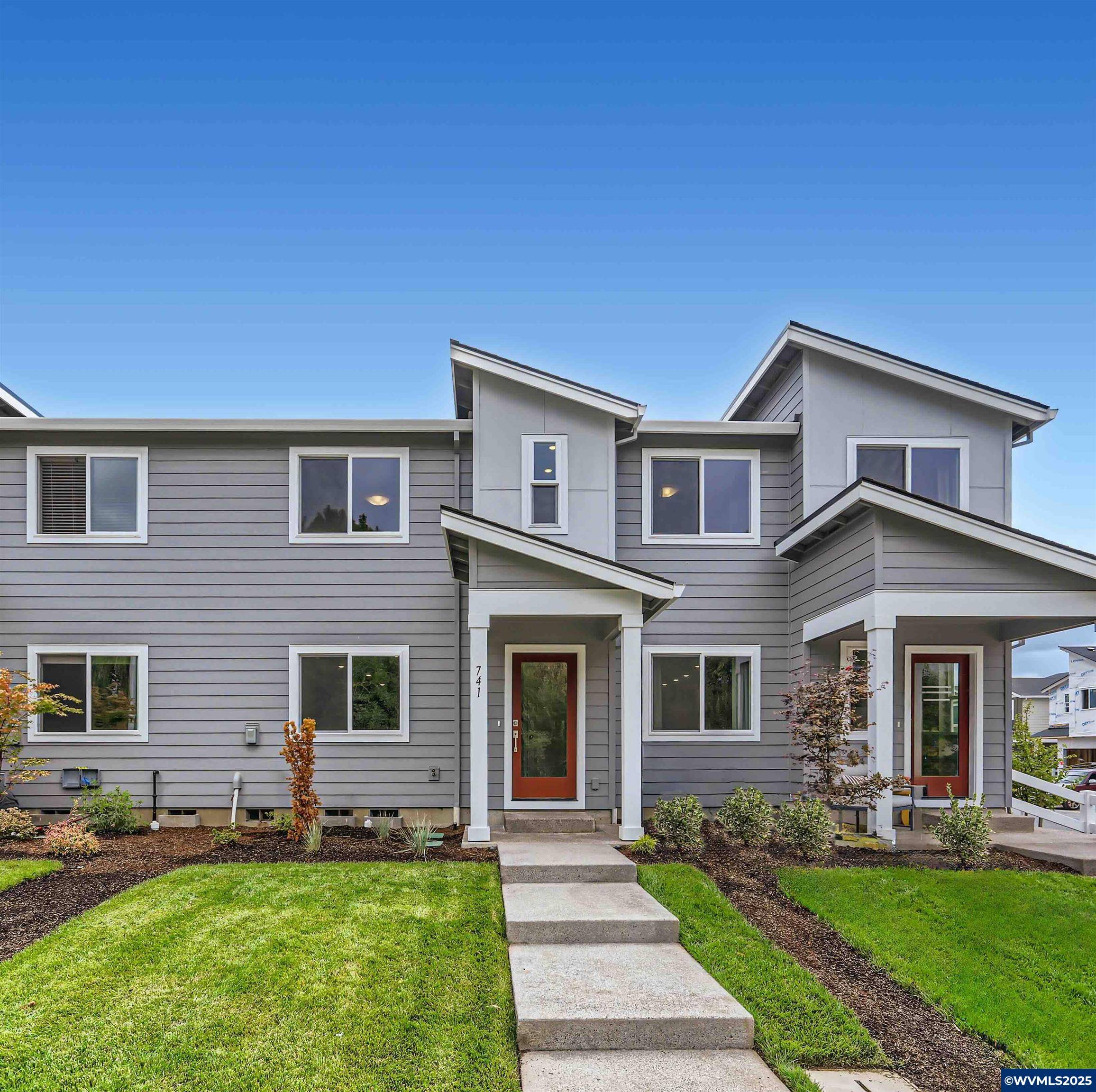 2466 Sawtelle Dr, Woodburn, OR 97071