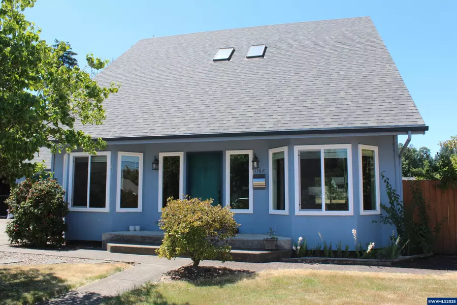 1162 1st Av, Sweet Home, OR 97386
