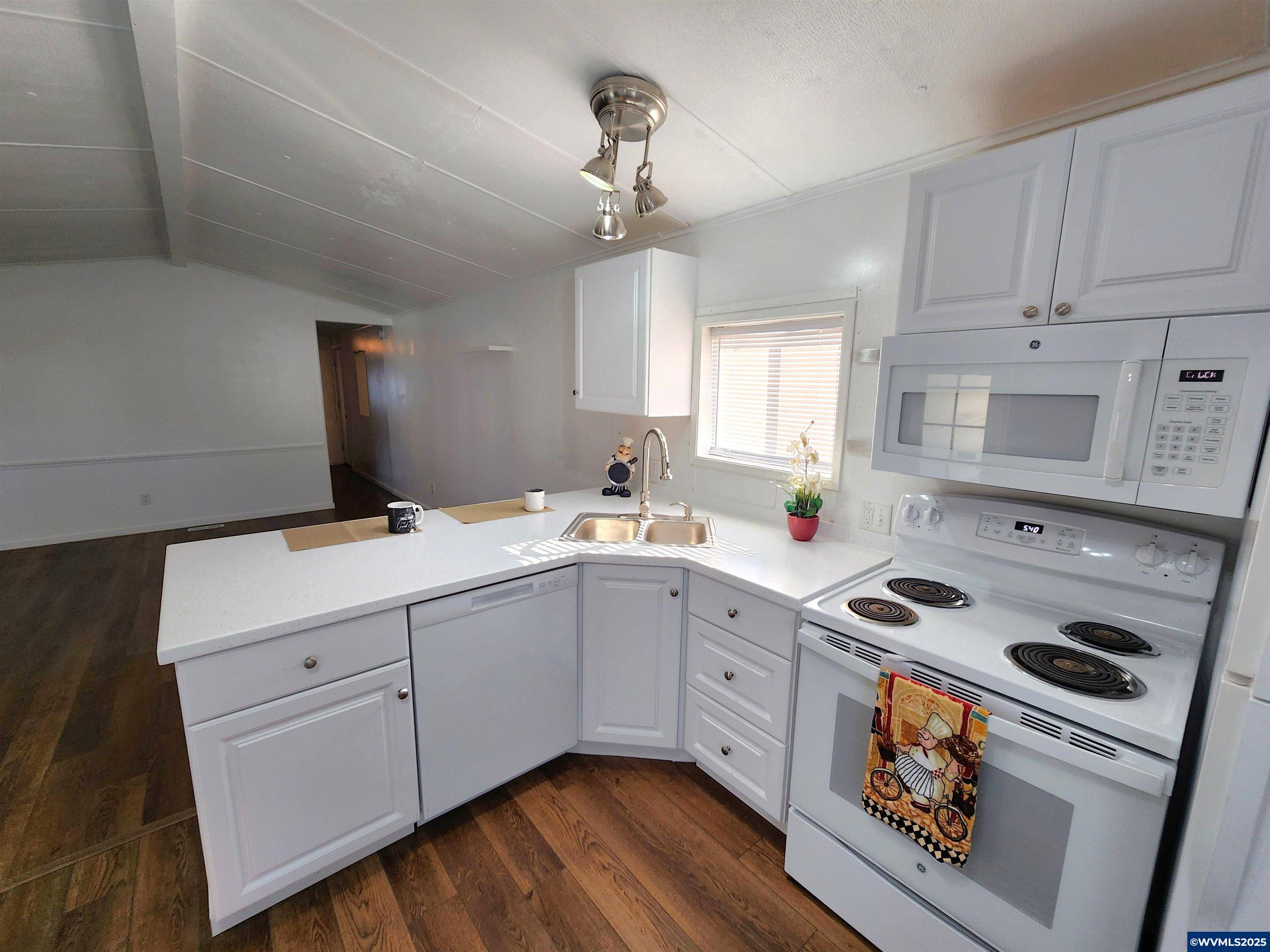 Salem, OR 97305,4228 Lemon St NE NE