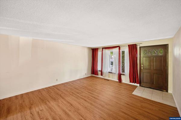 Salem, OR 97317,562 Wagon Road Dr SE SE