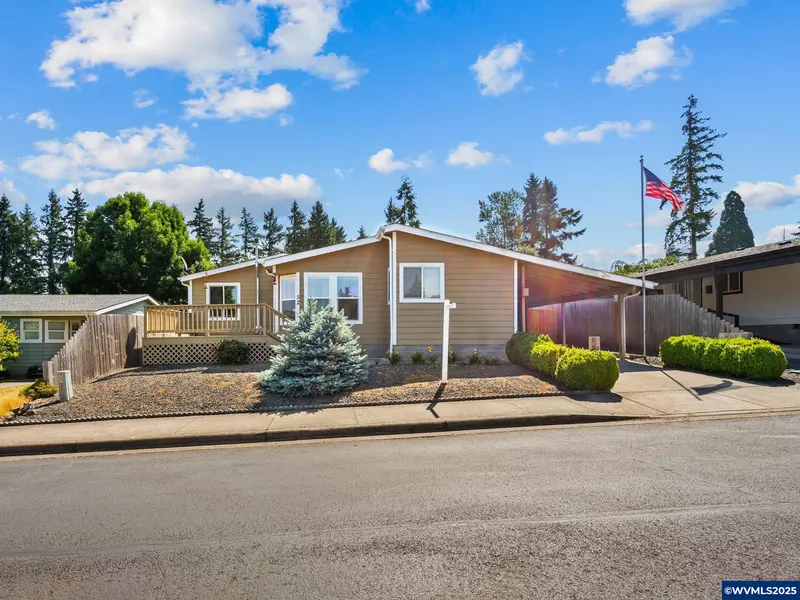1015 Oak (#52) St, Silverton, OR 97381