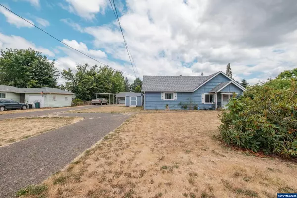 1217 1st Av, Sweet Home, OR 97386
