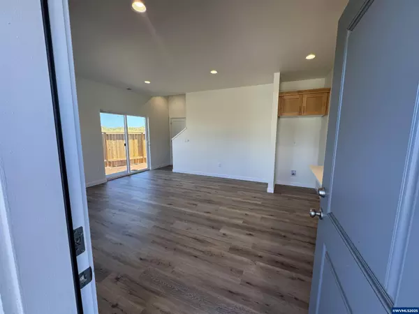 Dallas, OR 97338,1677 Barberry Av
