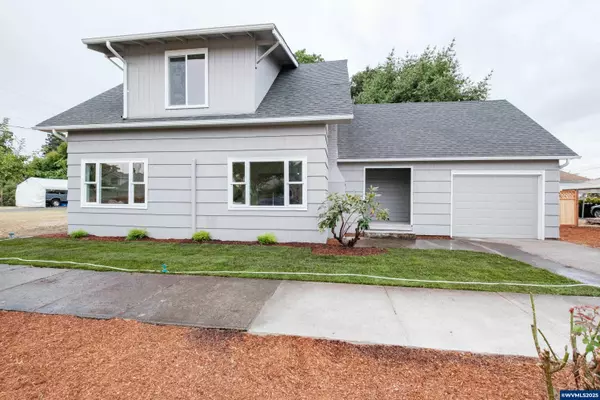 340 Moore St, Harrisburg, OR 97446