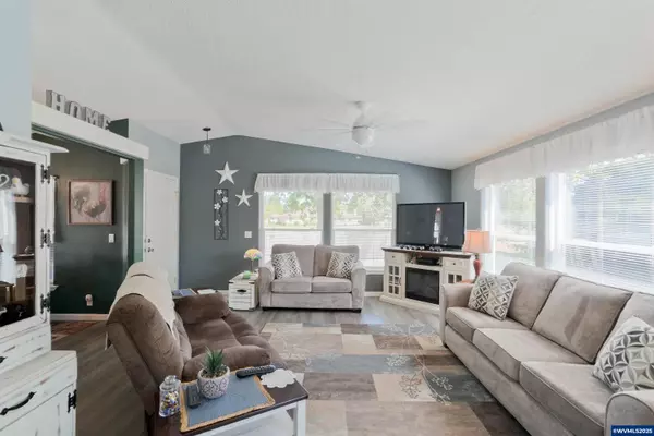 Albany, OR 97322,1905 Waverly Dr SE SE