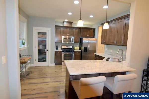 Salem, OR 97306,2335 Maplewood Dr Dr S S