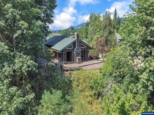 Mill City, OR 97360,328 1st St