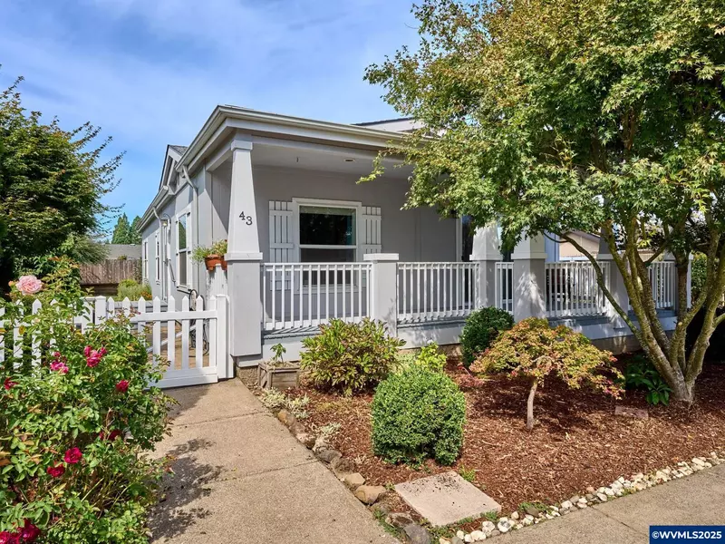 1015 Oak (#43) St, Silverton, OR 97381