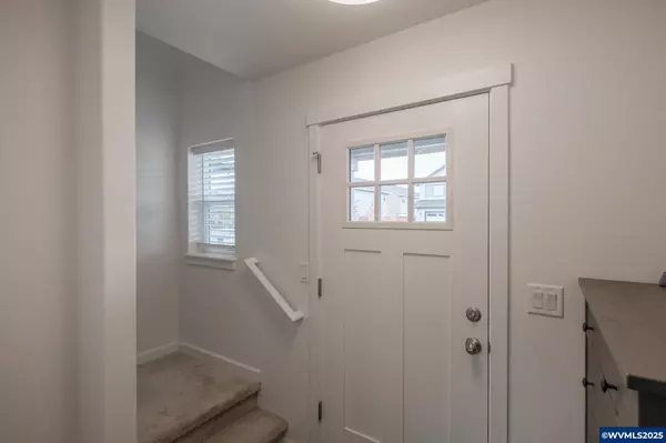 Dallas, OR 97338,1819 Blueberry St