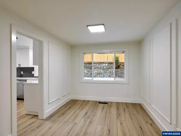 Salem, OR 97306,206 Kevin Wy SE SE