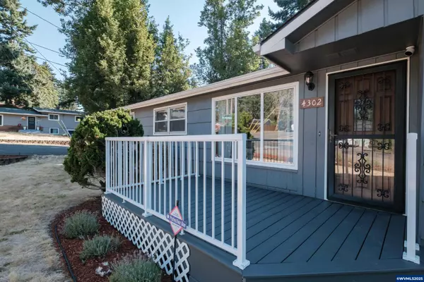 Salem, OR 97302,4302 Kampstra St SE SE