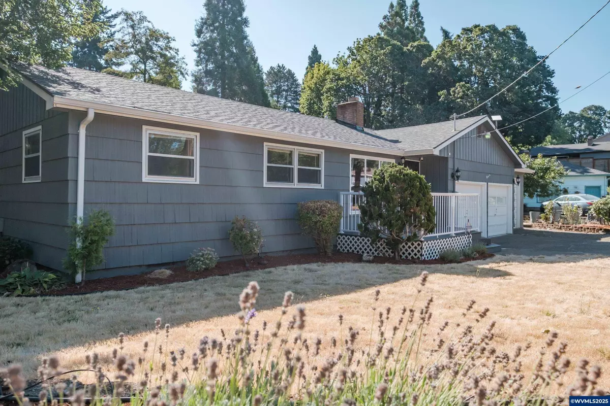 Salem, OR 97302,4302 Kampstra St SE SE