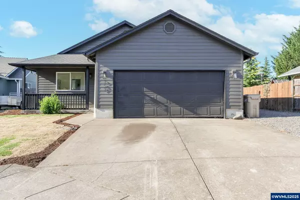 357 Water's Edge Ct, Lebanon, OR 97355