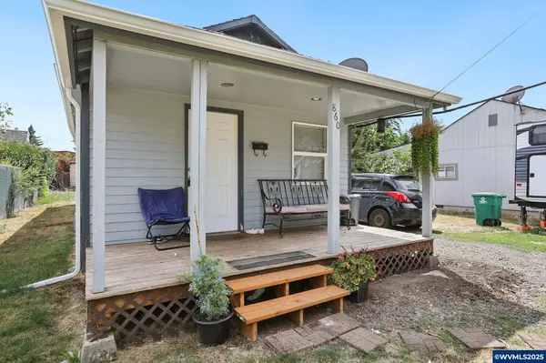 Woodburn, OR 97071-3204,860 1st St