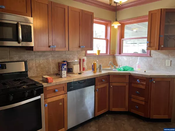 Salem, OR 97301,1965 Breyman St NE NE