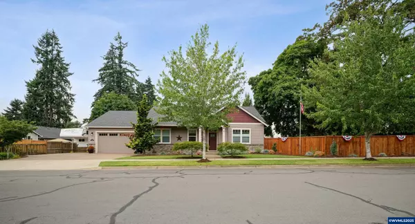 1005 Highland Dr, Stayton, OR 97383