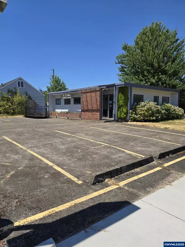 Albany, OR 97321-2632,905 Queen Av SW SW