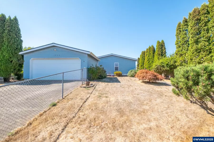 1933 Gregory Dr, Dallas, OR 97338