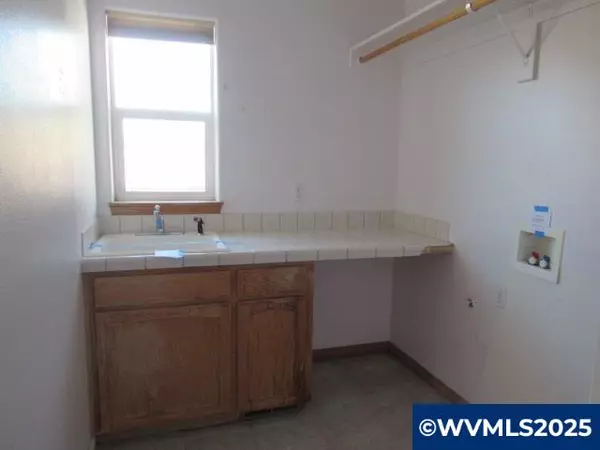Salem, OR 97305,4704 Dusty Pl NE NE