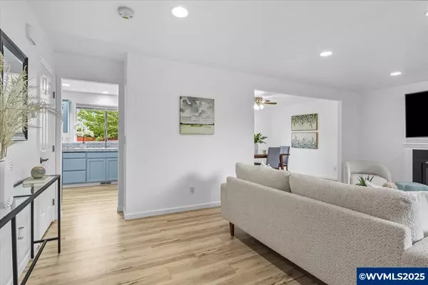 Albany, OR 97321,1691 Bobcat Av SW SW