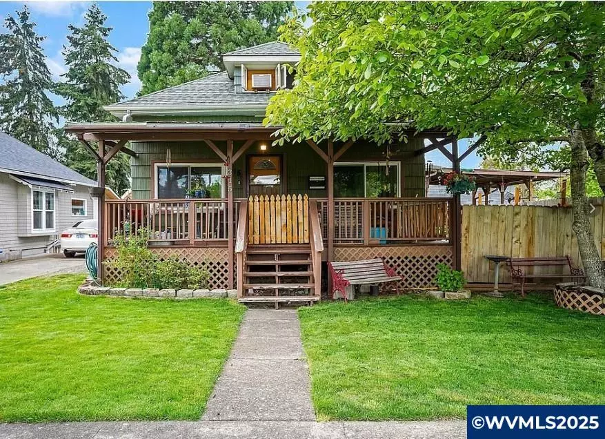 Salem, OR 97301,315 15th St SE SE