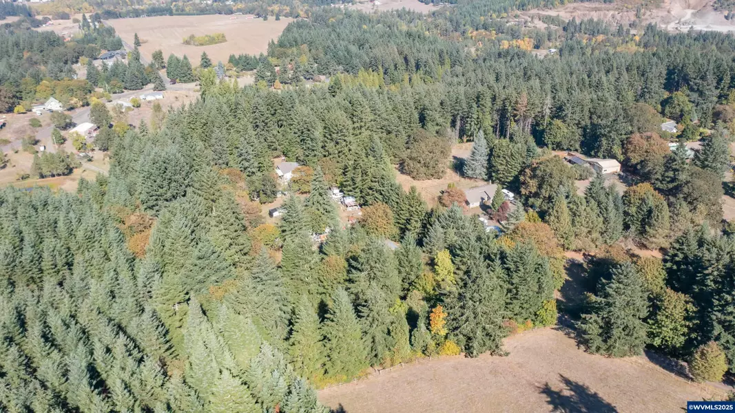 37882 Middle Ridge Dr, Lebanon, OR 97355