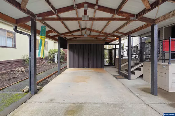 Silverton, OR 97381,1307 Water St