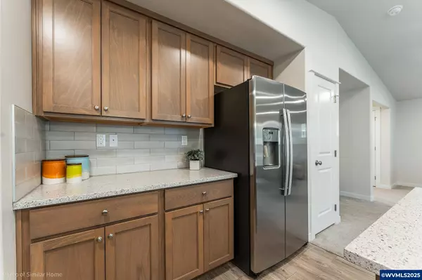 Albany, OR 97322,4750 Finch St