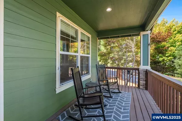 Salem, OR 97304,393 Stellers Eagle St NW NW