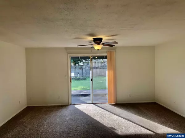 Salem, OR 97317-5715,563-565 47th Pl SE SE