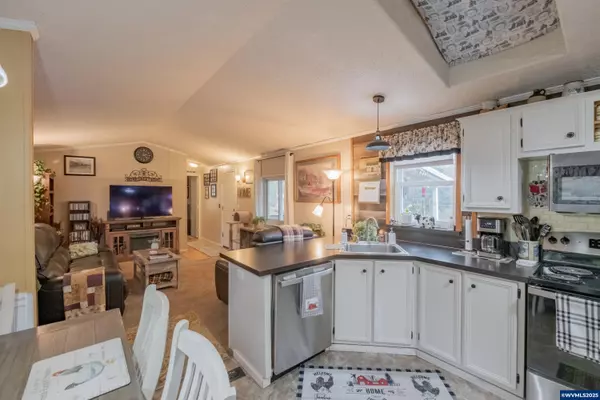 Lebanon, OR 97355,38225 Elm St