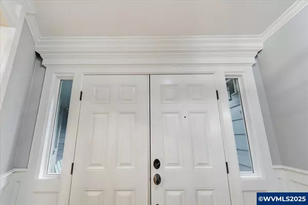 Salem, OR 97302,1299 Marshall Dr SE SE