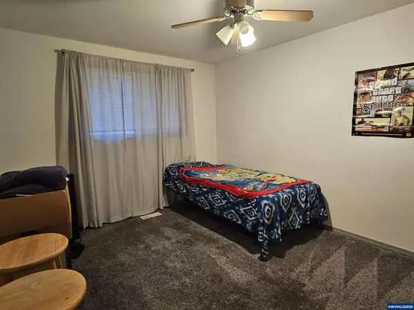 Albany, OR 97322,1999 Columbus Pl SE SE