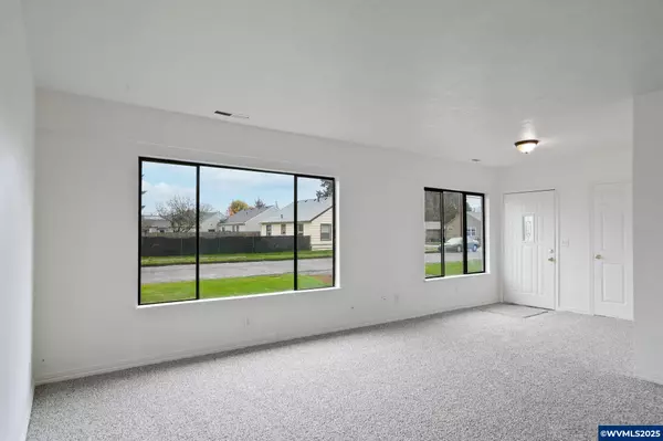 Lebanon, OR 97355,205 Pine St