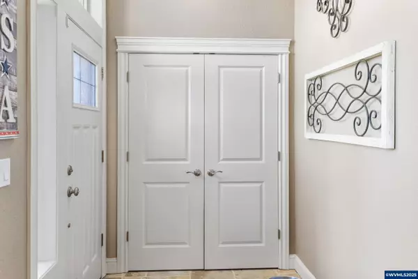 Salem, OR 97302,4697 Southampton Dr SE SE