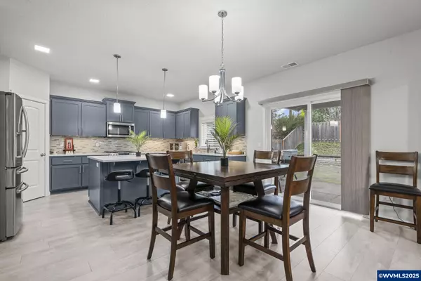 Corvallis, OR 97330,7286 Dot St