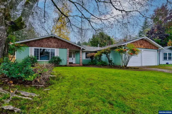 Salem, OR 97306,830 Ironwood Dr SE SE