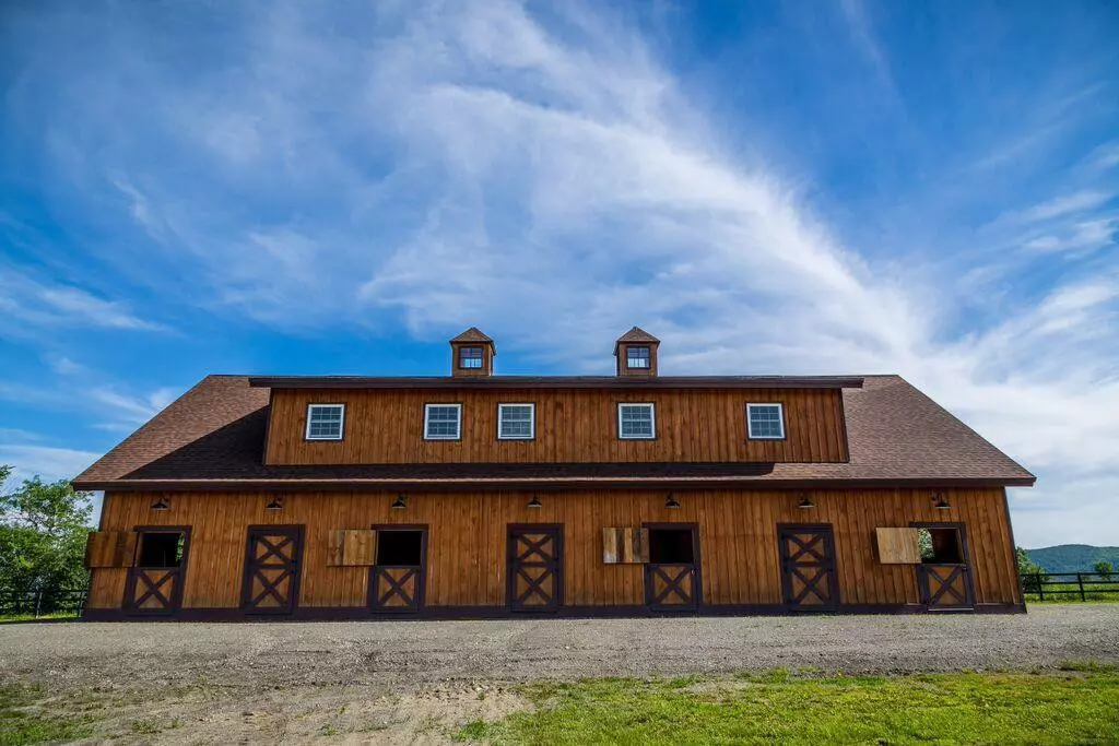 Westport, NY 12993,1040 Stevenson RD