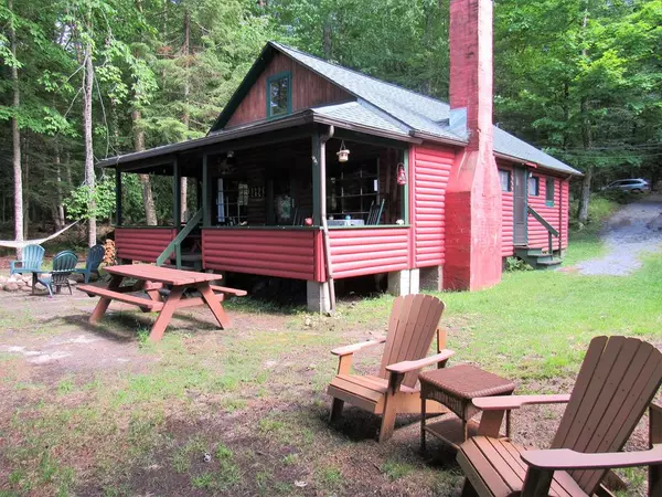 Old Forge, NY 13420,135 Forest TRL