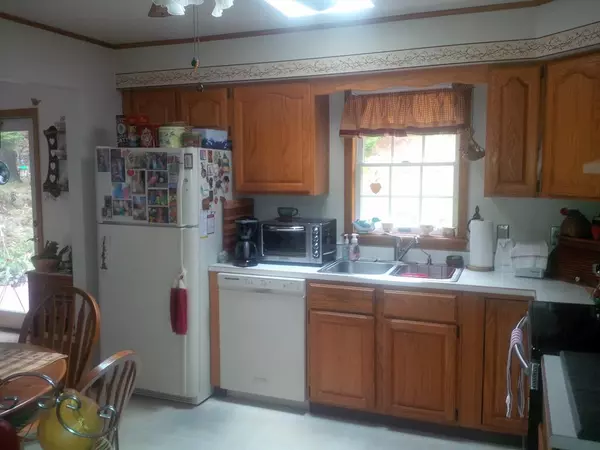 Saranac Lake, NY 12983,54 Saranac LN