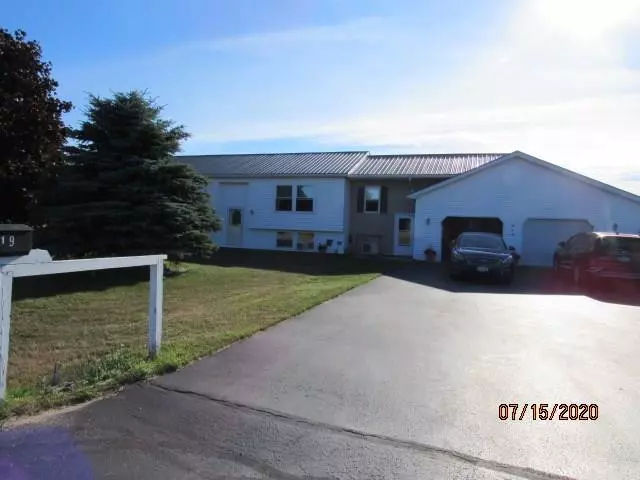 419 Selkirk RD, Burke, NY 12917